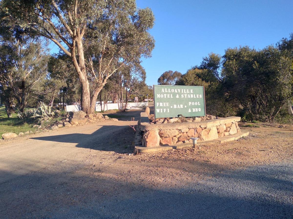 Allonville Gardens Motel Wagga Wagga Buitenkant foto