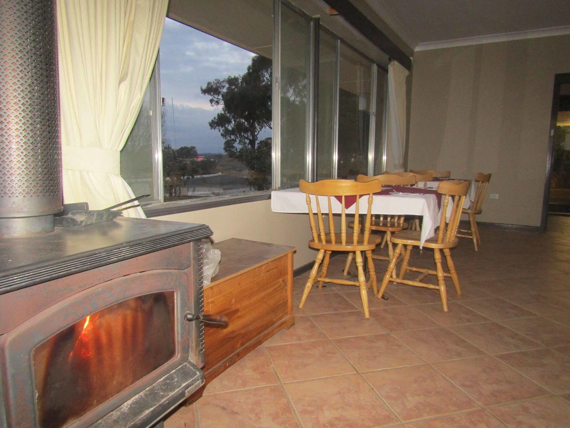 Allonville Gardens Motel Wagga Wagga Buitenkant foto