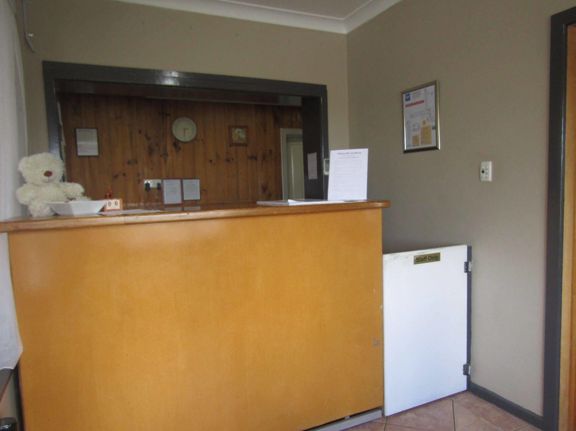 Allonville Gardens Motel Wagga Wagga Buitenkant foto